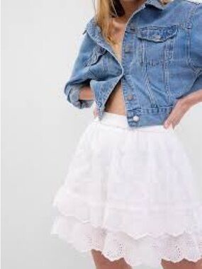 GAP White Eyelet Lace Tiered Mini Skirt
